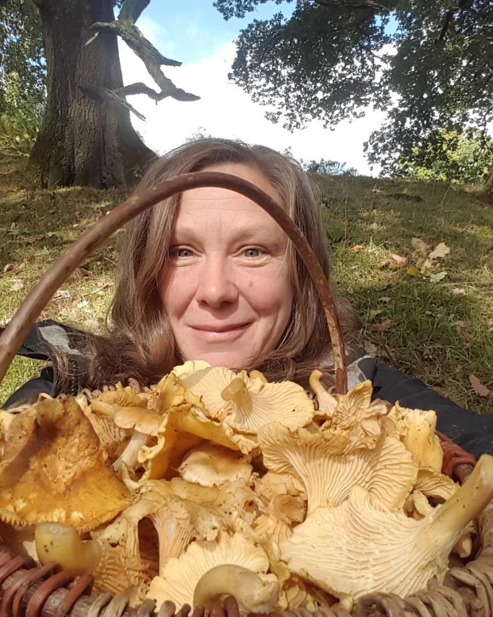 Foraging with Nicola Burgess