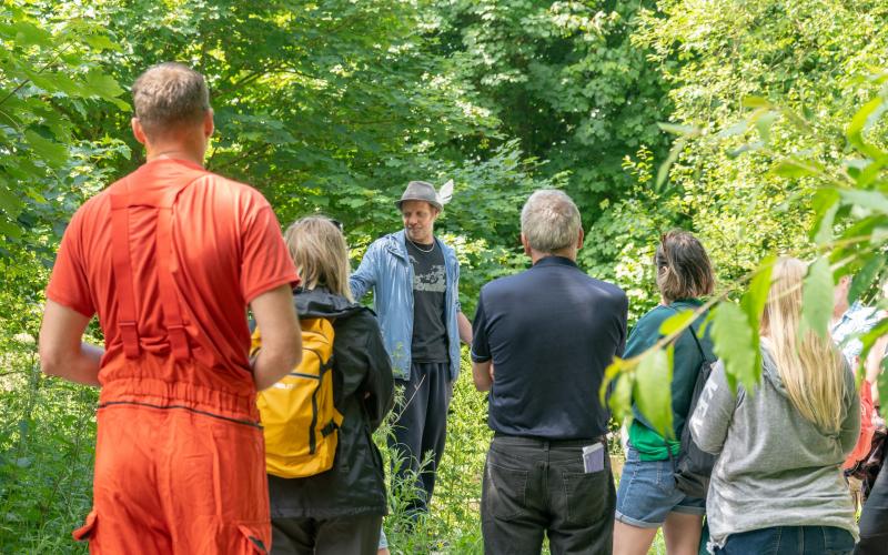 Foraging and Wellbeing Wander - credit Tom Pooley